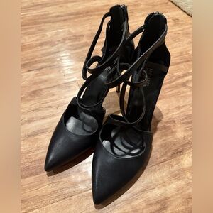 Michael Kors black leather heels-size 9.5 US